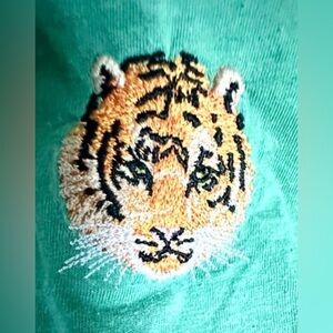 ‼️RARE‼️🎸AVIATOR NATION🎸🔥NWT🔥Cropped Embroidered Tiger Boyfriend Tee—S